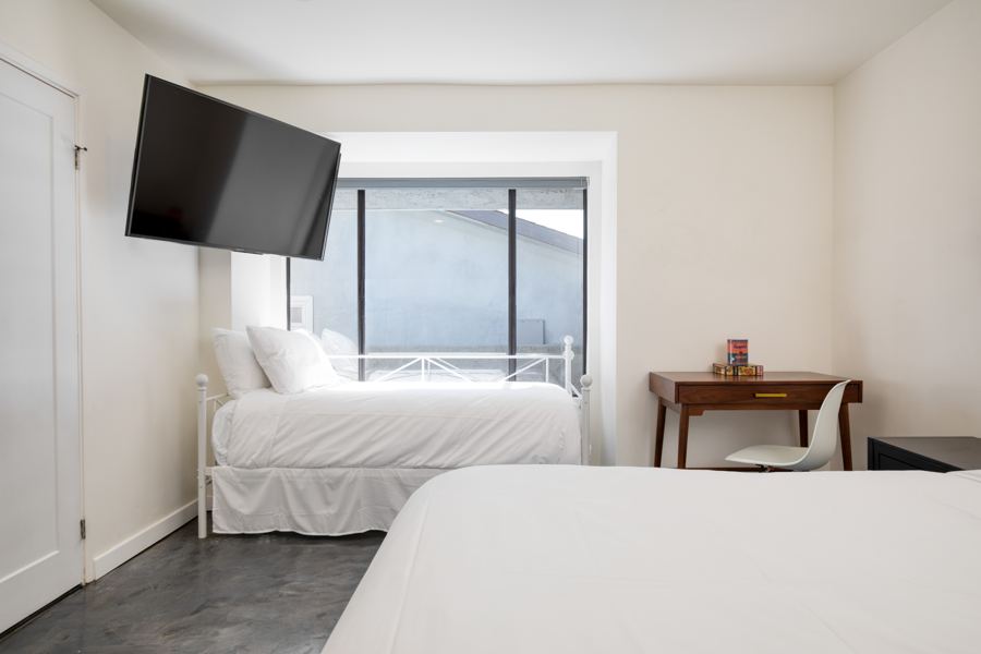 Twin bedroom